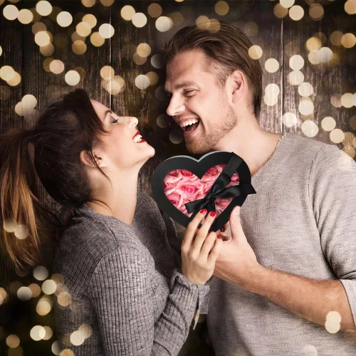 Vista 2 de Cajas negras en forma de corazón para arreglos florales, cajas de corazón para flores, juego de 4 cajas de regalo anidables con tapas transparentes