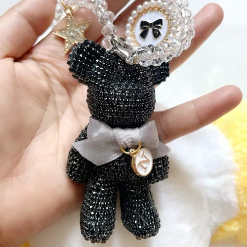 Vista 4 de Bonitos accesorios colgantes para espejo retrovisor de oso con brillantes, ornamentos colgantes brillantes, dijes de oso con diamantes para espejo