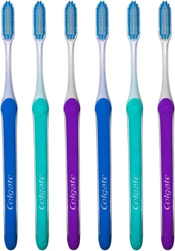 Vista 2 de Colgate Cepillo de dientes delgado y ultra compacto, extra suave (los colores varían), paquete de 6