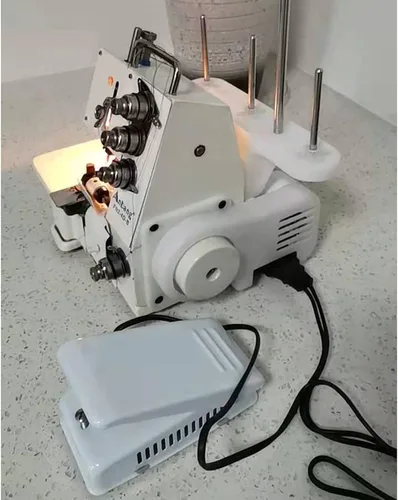 Vista 9 de Máquina de coser Overlock de 4 hilos, máquina de coser para el hogar+controlador de pie, DP5 x 80-95, 1200 puntadas/minuto