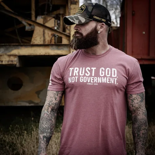 Vista 4 de Combat Iron Trust God Not Government - Camiseta de manga corta para hombre