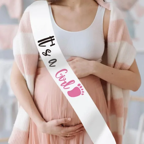 Vista 2 de Banda blanca, es una banda para niña, banda de revelación de género para mamá, futura mamá, banda para baby shower, mamá para ser banda. Papá