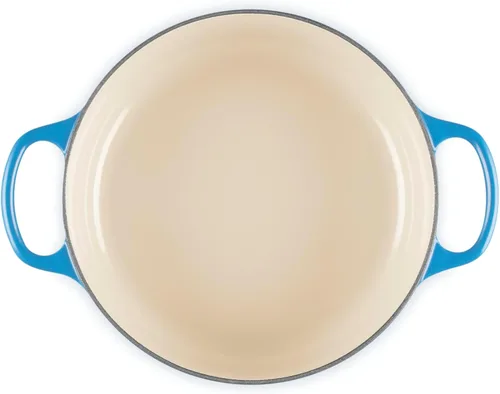 Vista 3 de Le Creuset Horno holandés redondo ancho de hierro fundido esmaltado, 3.5 cuartos de galón., Marsella Marseille