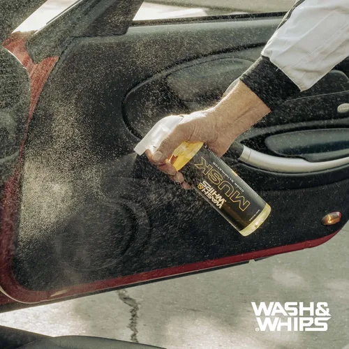 Vista 2 de WASH&WHIPS Musk - Eliminador de olores sin perfume, neutraliza los malos aromas, olores y humo del interior del automóvil, ropa, cuero, alfombras