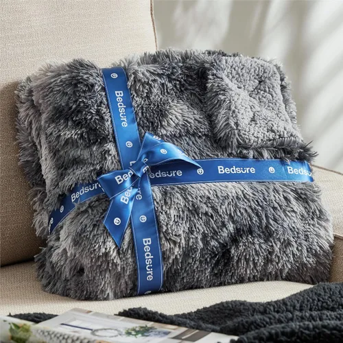 Vista 5 de Bedsure GentleSoft Manta de Tiro de Piel Sintética Esponjosa y Suave para Sofá, Forro Polar Sherpa Suave Regalos Acogedores para Mujeres, Manta