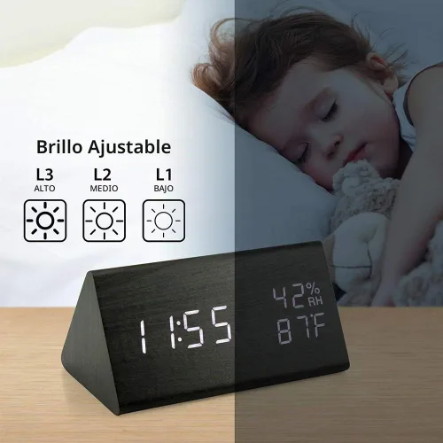 Vista 4 de OCT17 Reloj de alarma de madera, reloj digital LED inteligente para dormitorio/escritorios, actualizado con hora, temperatura, brillo ajustable