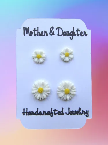 Vista 8 de Aretes de margaritas para mamá e hija, joyería de flores a juego para madre e hija