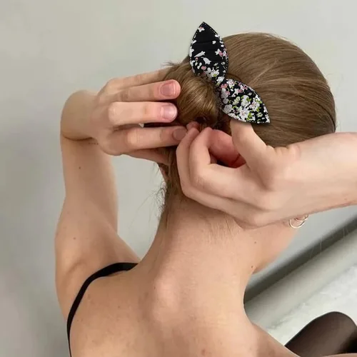 Vista 6 de 4 Piezas Creador de Moños Hábil Twist Francés Oreja de Conejo Retorcedor de Moños Flor Flexible Rápido Accesorios de Peinado para Mujeres Niñas