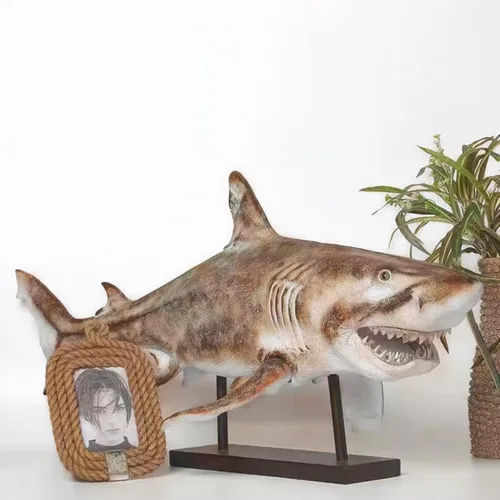 Vista 2 de Escultura de tiburón gigante de 25 pulgadas, figuras de animales marinos del océano, decoración moderna para oficina, sala de estar, porche