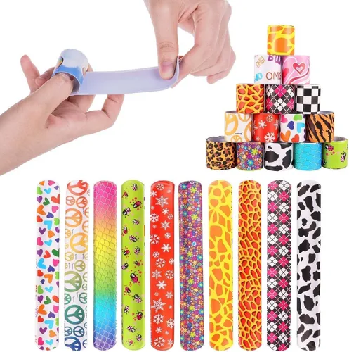 Vista 6 de 117 piezas de recuerdos de fiesta para niños de 4 a 8 años, juguetes de regalo de cumpleaños, juguetes Pop Fidget, juguetes de caja del tesoro