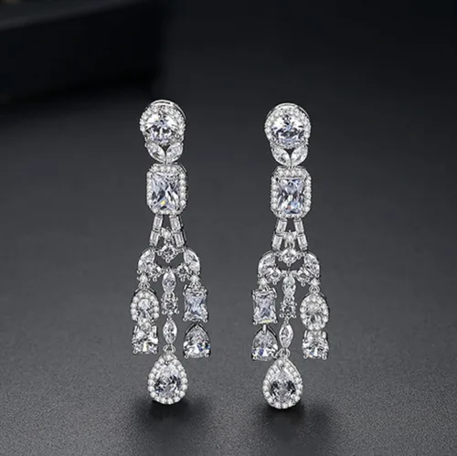 Vista 4 de Aretes colgantes de cristal AAAAA Australia chapados en oro blanco para boda, dama de honor, lágrima transparente, circonita cúbica, para mujeres