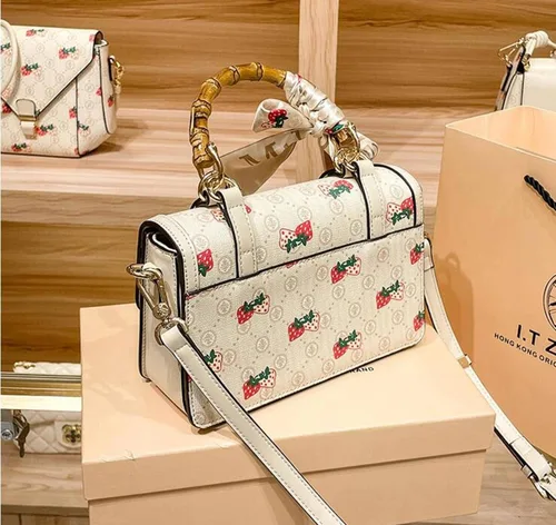 Vista 6 de MMKJHNBHQ Bolso pequeño blanco para mujer bolso cuadrado con doble asa superior estampado de fresa y correa de hombro desmontable Mibaise1