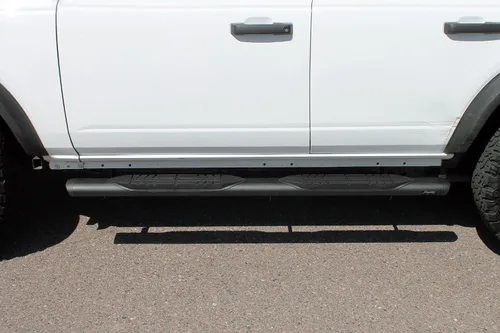 Vista 8 de Raptor Series Estribos escalones de 5 pulgadas de aluminio negro de estilo ovalado compatible con Bronco 21-25 4 puertas