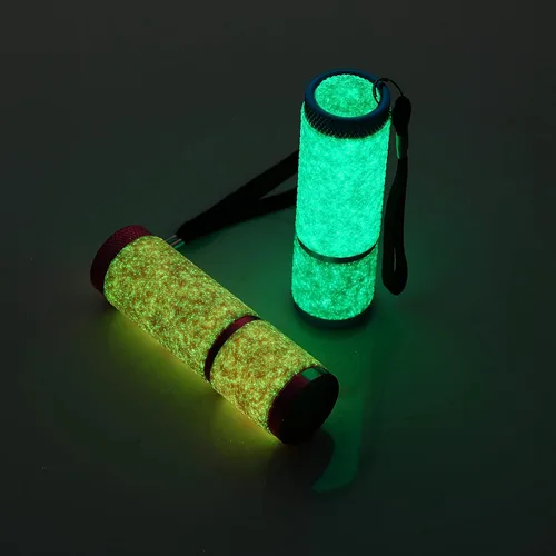 Vista 7 de Mudder Juego de 4 linternas que brillan en la oscuridad, 9 mini linternas LED recubiertas de goma con asa, linterna portátil LED de aluminio