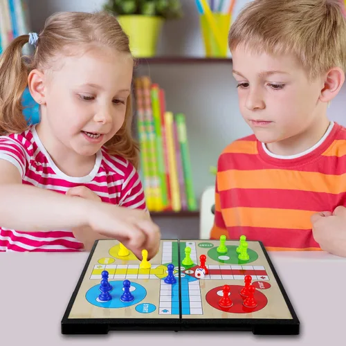 Vista 7 de KIDAMI Ludo - Juego de mesa magnético, juego de aprendizaje Ludo familiar para niños y adultos (11.2 x 11.2 pulgadas)