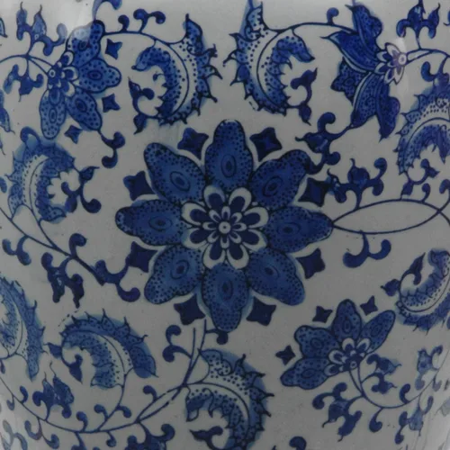 Vista 2 de Red Lantern Jarrón Tung Chi de porcelana floral azul y blanca de 14 pulgadas