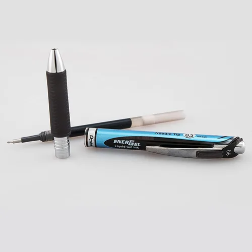 Vista 4 de Pentel Energel RTX - Bolígrafos de punta de aguja de 0.020 in, juego de bolígrafos de gel líquido retráctiles Energel RTX - Paquete de 5 bolígrafos
