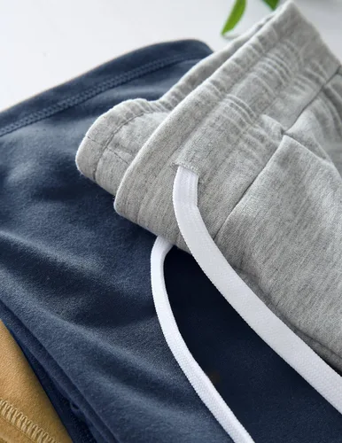 Vista 2 de Liberty Pro Paquete de 3 pantalones cortos deportivos para niños y jóvenes, pantalones cortos deportivos casuales con bolsillos, ropa deportiva