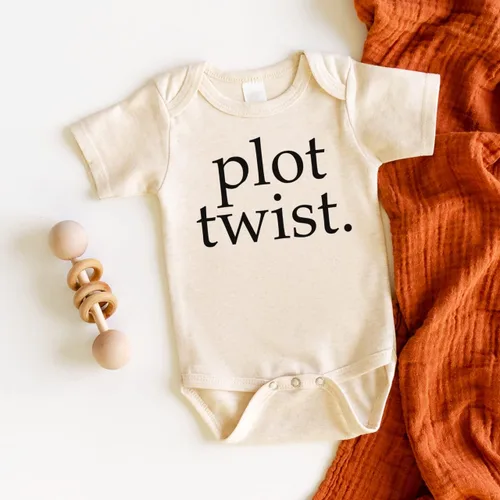 Vista 2 de Bump and Beyond Designs Sorpresa Embarazo Anuncio Abuelos Trama Twist