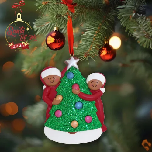 Vista 4 de Adorno de Primera Navidad 2025 Personalizado para Parejas – Regalo Personalizado de Nuestro Primer Año Juntos para Parejas – Adorno de Primera