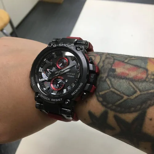 Vista 2 de Reloj Casio G-Shock MT-G Connected Red Resin Strap Limited Edition MTGB1000B-1A4 para hombre