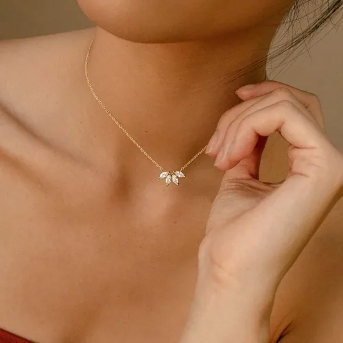 Vista 4 de HANLI Diamond Necklaces for Women Dainty Gold Necklace 14K Gold Plated Simple CZ Moon Star Pendant Necklace Trendy Gold Necklace Jewelry Gifts for