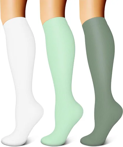 Vista 8 de FEYHAY Calcetines de compresión de cobre (3 pares) de 15-20 mmHg de circulación es la mejor atlética y diaria para hombres y mujeres, correr