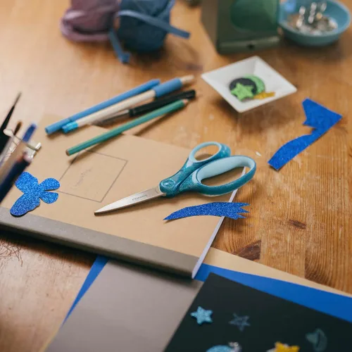 Vista 9 de Fiskars SoftGrip Tijeras con purpurina para estudiantes de 7 pulgadas para niños mayores de 12 años, tijeras para la escuela o manualidades