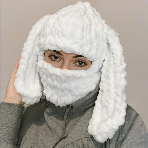 Vista 4 de Pasamontañas de ganchillo de punto para mujer, gorro de invierno con orejas de conejo, lindo suéter con bufanda y gorro de calavera cálida