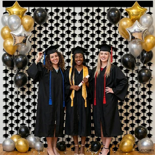 Vista 3 de Decoraciones de graduación 2026 – Paquete de 2, 3.3 x 6.5 pies, cortina de flecos de lámina metálica con tapa de graduación, decoraciones de gorra