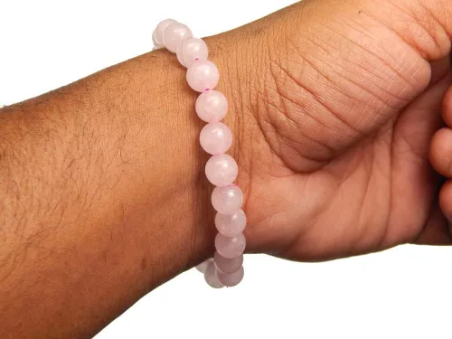 Vista 4 de Pulsera de piedras preciosas rosas naturales de 0.315 in con cuentas curativas elásticas para corazón y amor, Gema, Cuarzo