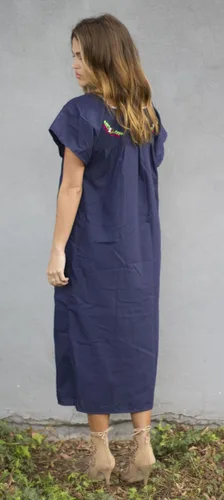 Vista 3 de Vestido bordado de Liliana Cruz estilo campesina mexicana