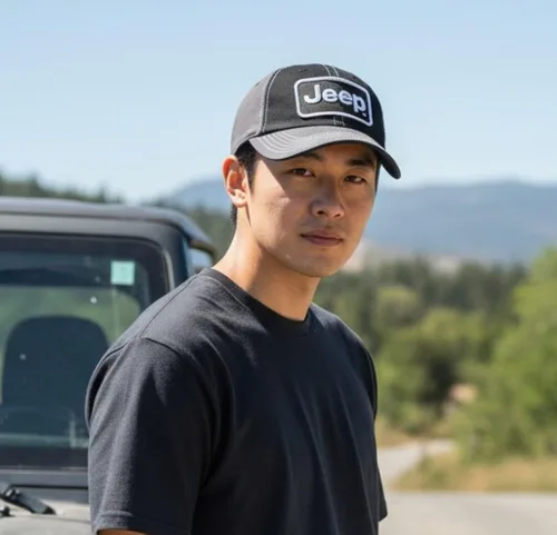 Vista 6 de Jeep Gorra de béisbol ajustable de perfil bajo con parche bordado Negro/Gris oscuro/Blanco
