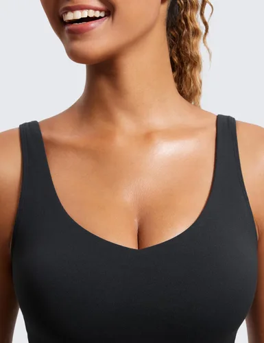 Vista 4 de CRZ YOGA Butterluxe - Brasier deportivo con cuello en V para mujer, camiseta corta acolchada para entrenamiento con brasier integrado