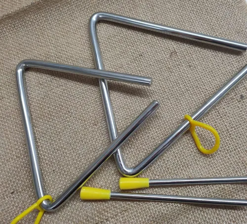 Vista 6 de Triángulo musical de acero de 5 pulgadas con Striker, instrumento de triángulos musicales de percusión de mano de 6 pulgadas, 5 pulgadas y 6