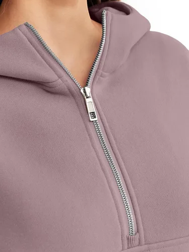 Vista 3 de Trendy Queen Sudaderas con capucha para mujer, con cremallera de un cuarto, sudaderas de gran tamaño, media cremallera con bolsillos, ropa de otoño