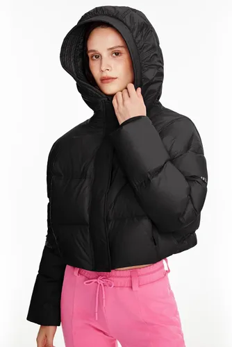 Vista 3 de Orolay Chaqueta acolchada corta ligera para mujer, abrigo corto de plumón con capucha y manga larga