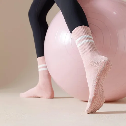 Vista 2 de Lacholin 3 pares de calcetines de yoga y pilates con empuñaduras para mujer, calcetines de algodón antideslizantes para barras, ballet, danza