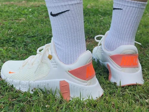 Vista 2 de Nike - Tenis de gimnasia para mujer