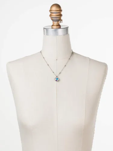 Vista 6 de Sorrelli Essentials - Collar con colgante solitario de corte cojín