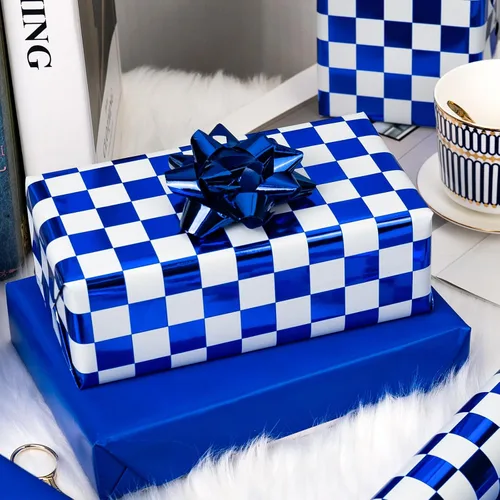 Vista 3 de MAYPLUSS Rollo de Papel de Regalo, Papel de Regalo con Bandera a Cuadros Azul y Blanco, Papel de Regalo Reversible para Patinadores y Carreras