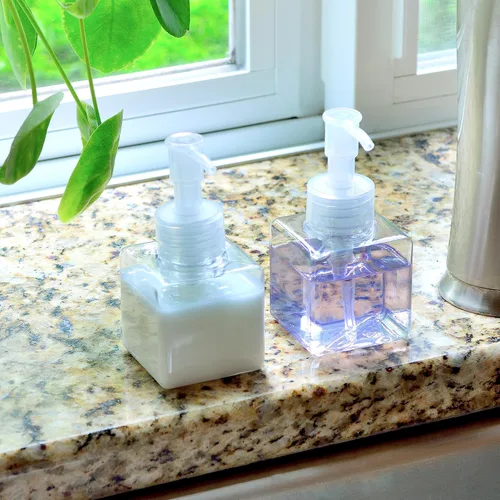 Vista 3 de Youngever Paquete de 5 botellas de plástico de 4 onzas, botellas cuadradas de plástico recargables para dispensar lociones, jabón líquido