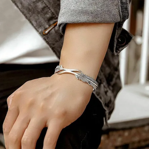 Vista 6 de Pulsera de plumas de plata Lucky Hope Cuff Jewelry Simple Retro para mujeres y hombres