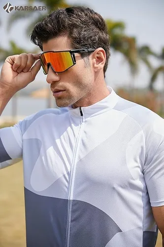 Vista 2 de Karsaer Vision - Gafas de sol deportivas envolventes con visera de los años 80, lentes de sol de béisbol para jóvenes, niños, adolescentes, niños