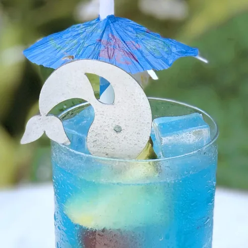 Vista 3 de Juego de púas de cóctel Nifty Narwhal - ¡Para mojitos perfectos, mulas de Moscú, juleps de menta y más! Selecciones de cóctel extra grandes