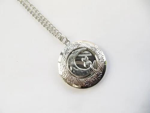 Vista 3 de Collar con medallón de gato y luna dije de luna y gato medallón de gato regalo para amantes de los gatos medallón de luna gato sentado en la luna