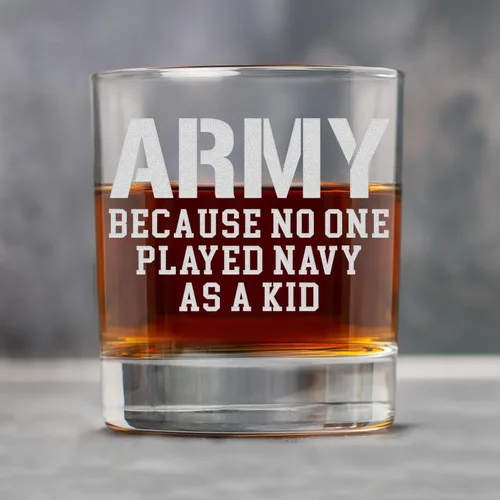 Vista 3 de Divertido vaso de whisky del ejército de los Estados Unidos – Regalos militares grabados para papá – 11 oz Army Because Nadie nunca jugó a la marina