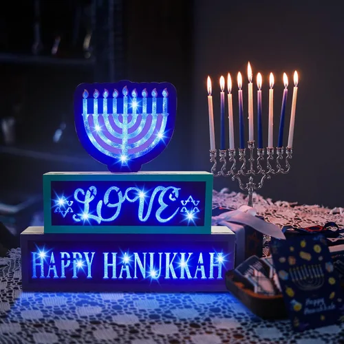 Vista 2 de Decoraciones iluminadas de Hanukkah, letrero de madera con 81 luces LED, funciona con pilas, letrero de puerta de menorá para centro de mesa