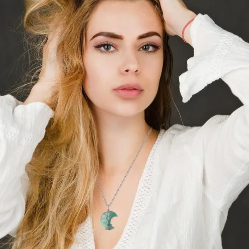 Vista 4 de MAIBAOTA Collar de cristal curativo, collar de luna creciente envuelta en alambre de la vida del árbol, collares con colgante de piedra natural