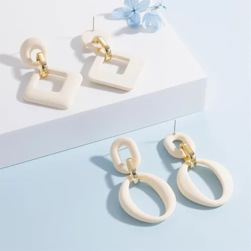 Vista 4 de SELOVO Juego de 2 aretes acrílicos de verano, juego de pendientes de forma cuadrada ovalada colorida